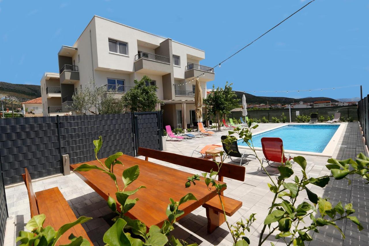 Hotel Bulli Croatia Donji Seget Exterior foto