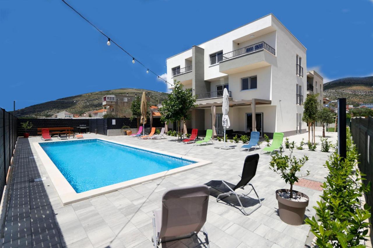 Hotel Bulli Croatia Donji Seget Exterior foto