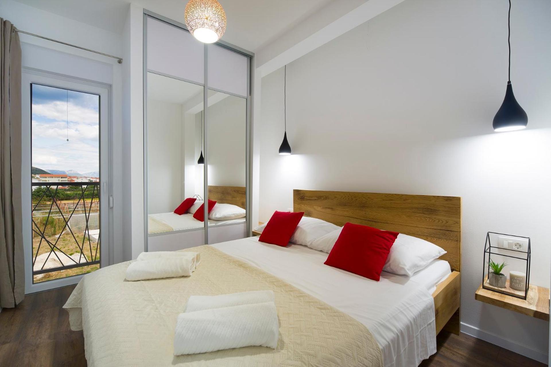 Hotel Bulli Croatia Donji Seget Exterior foto