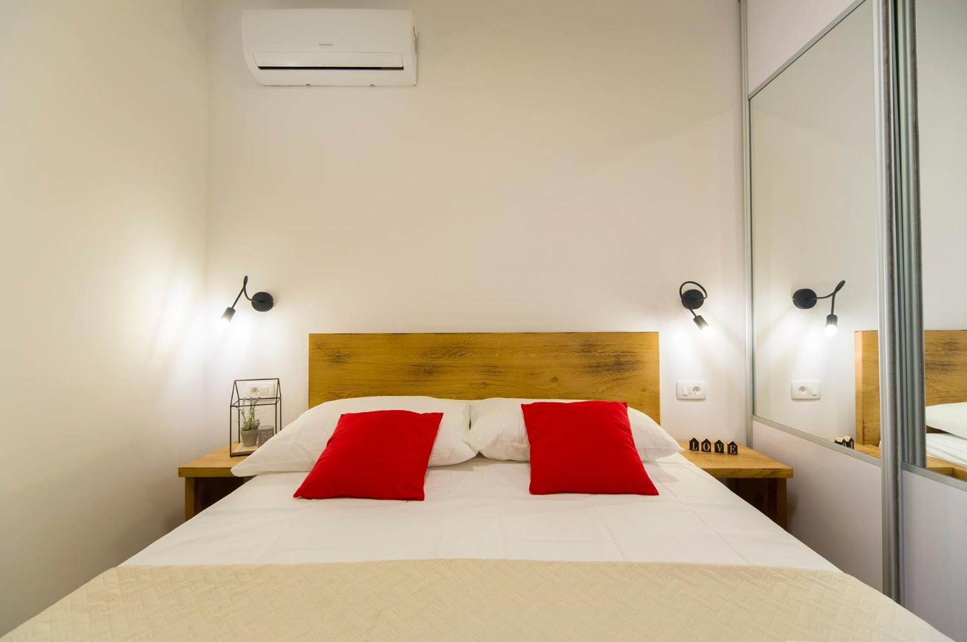 Hotel Bulli Croatia Donji Seget Exterior foto