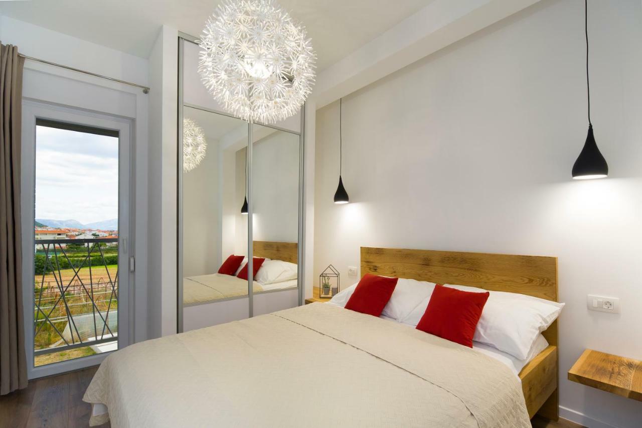 Hotel Bulli Croatia Donji Seget Exterior foto